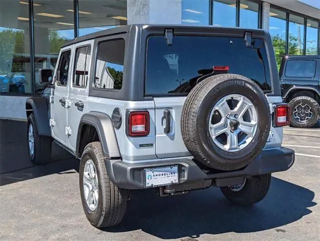 Jeep Wrangler Unlimited Sport-2