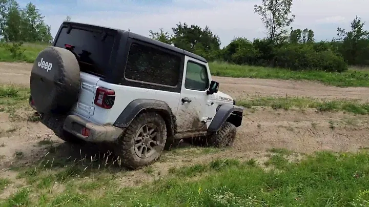 2019 Jeep Wrangler Rubicon: off-road