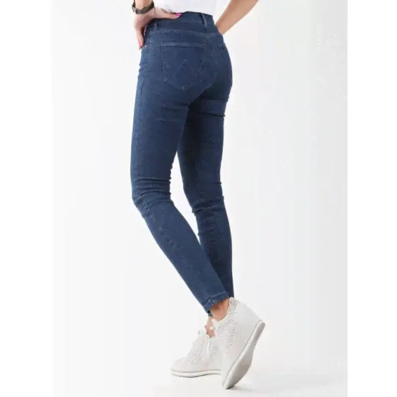 Джинсы для женщин Wrangler Blue Star.-1
