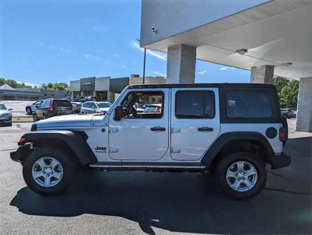 Jeep Wrangler Unlimited Sport-4