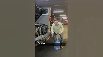 Только этот внедорожник вообще не боится воды